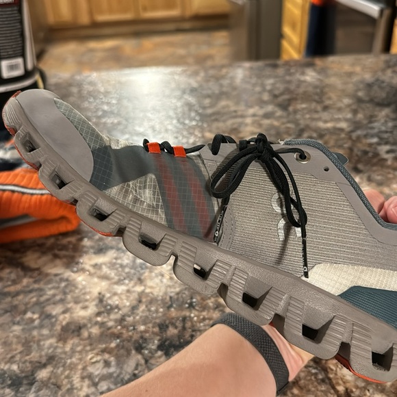 On Running Cloud X Shift Running Shoes women’s. Barely used. - Picture 4 of 4